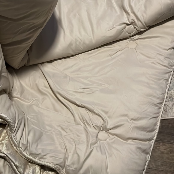 Comforter and 2 shams / pillow cases - Picture 3 of 8